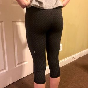 Lululemon Crop Capri Leggings Warn Once